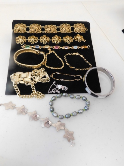 Assorted Bracelets Boxlot