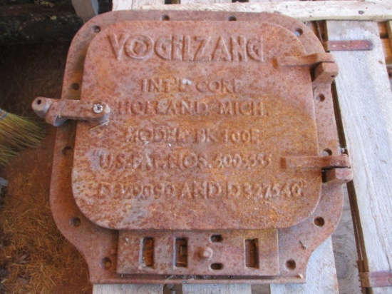 Vogelzang Int'l Corp Holland, Mich. Model BK 100 E Cast Iron Door