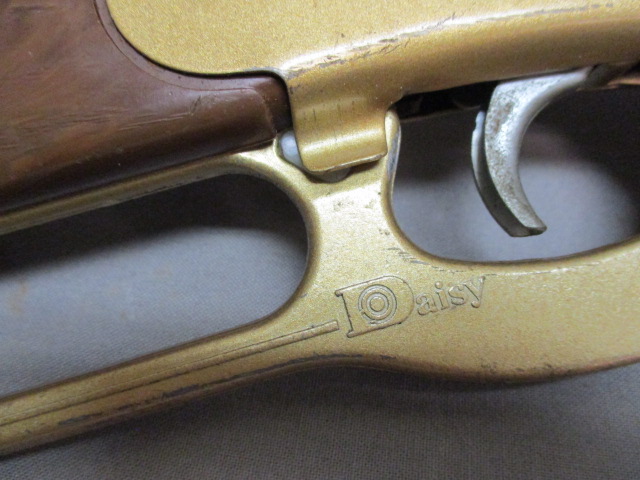 Daisy Model 104 Golden Eagle Bb Gun Wscope Circa 1960s