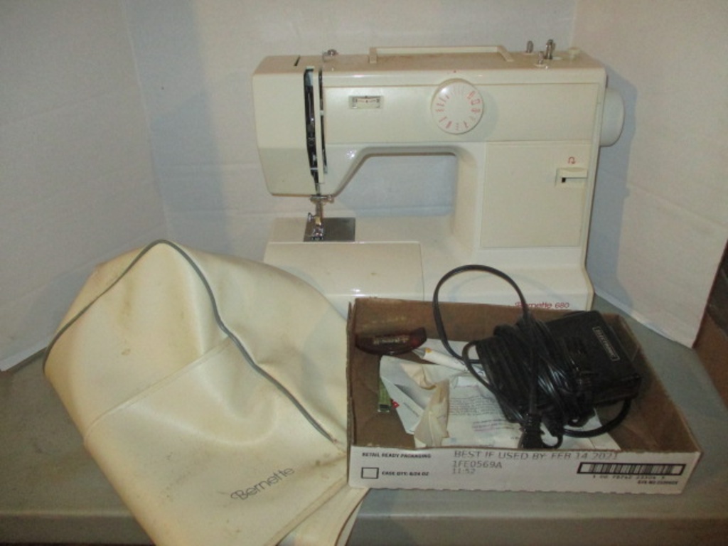 Bernina Bernette 680 Sewing Machine | Estate & Personal Property Personal  Property | Online Auctions | Proxibid