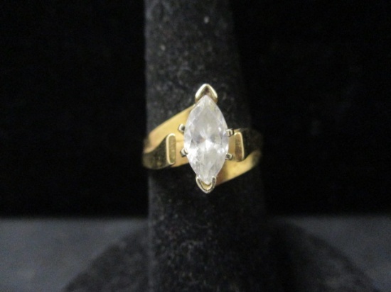 14k Gold Ring w/ CZ Stone- Size 7