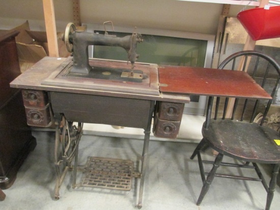 Antique Wheeler & Wilson Treadle Sewing Machine in Cabinet