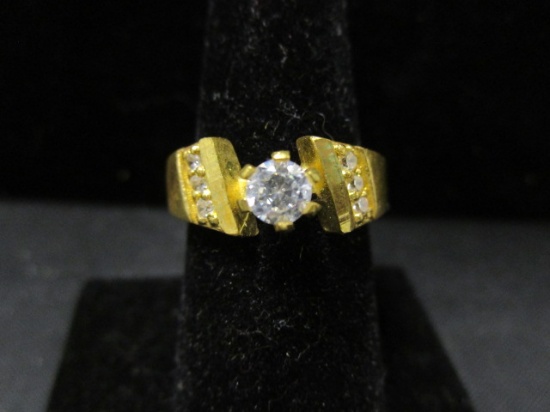 14k Gold Ring w/ CZ Stones-Size 8.5