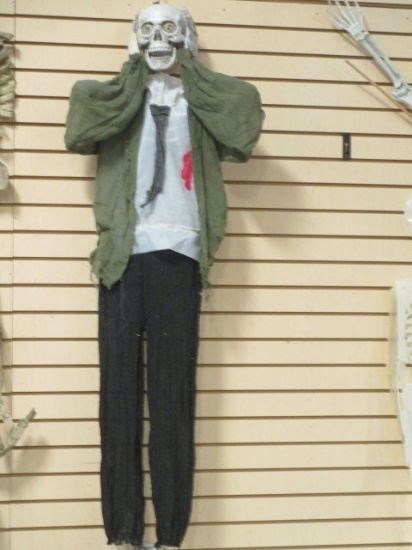 Shocked Skeleton Hanging Halloween Decoration