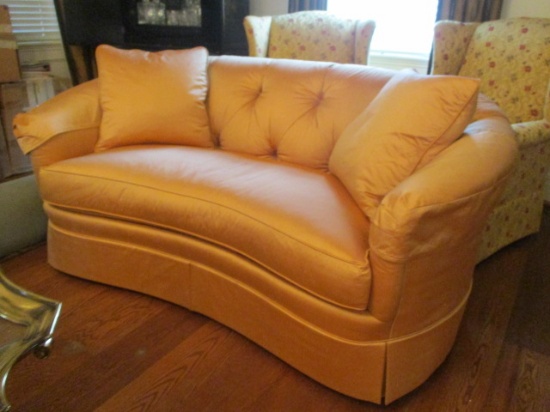 Sherrill Curved Loveseat with Tufted Back and Two Pillows