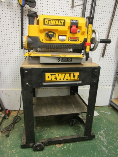 DeWalt Planer with 3 Knife Cutter Head