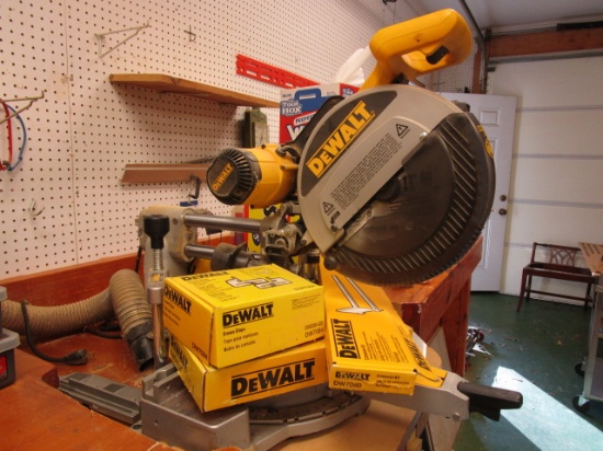 DeWalt 12" Compound Miter Saw with Accessories