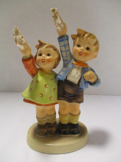 Goebel Hummel Boy Girl Waving Goodbye #153 0 Figural