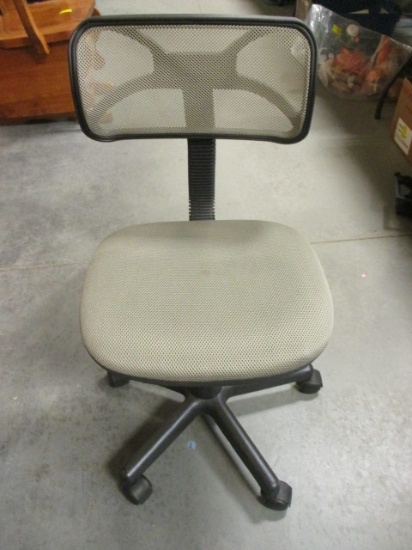 Idea Nuova Rolling Office Chair