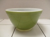 1.5 Pint Pyrex Green Mixing Bowl