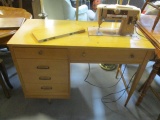Singer 401A Sewing Machine in Wood Cabinet