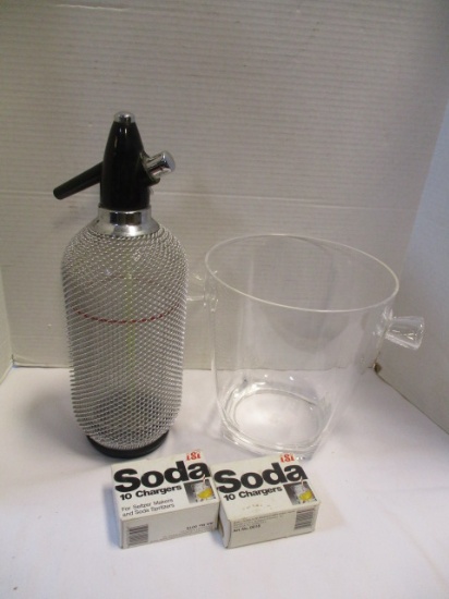 Seltzer Water Dispenser with Chargers and Plastic Ice Bucket