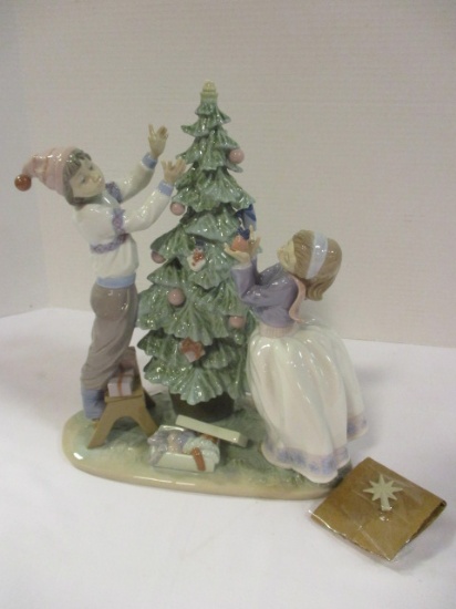 Vintage Lladro Kids Trimming Christmas Tree #5897