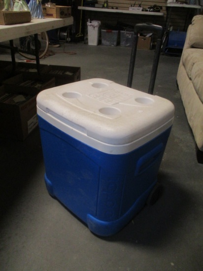 Igloo Ice Cube Rolling Cooler