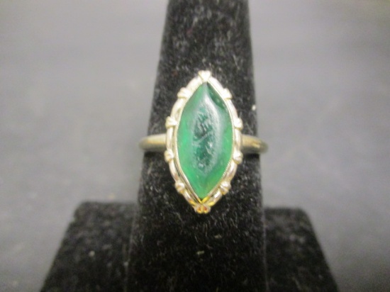 10k White Gold Ring w/ Green Stone