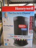 Honeywell Small Room Air Purifier in Original Box