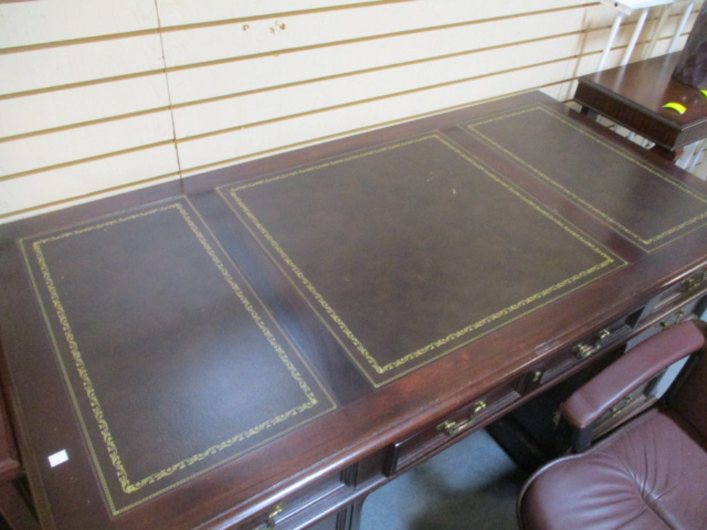 hekman executive desk used