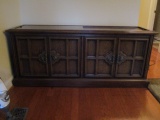 Magnavox 6900 Series Mediterranean Style Stereo Console