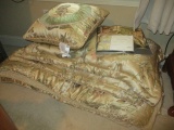 Croscill Home Iris King Bed Set