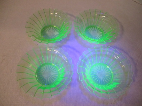 Four Jeanette Glass Sierra Pinwheel Vaseline Glass Berry Bowls