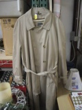 Men's Jos. A. Banks 50R Raincoat with Liner