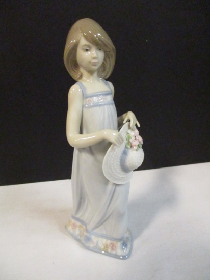 Lladro "Girl Pamela" No. 5643