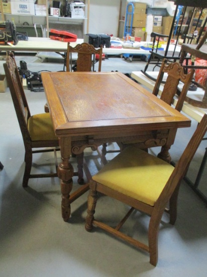 5-Piece Dining Table With Pull-Out Extension
