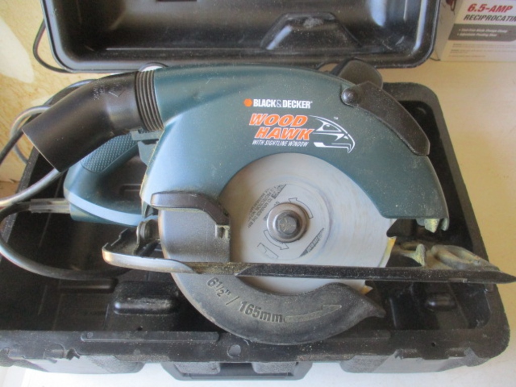 Decker Wood Hawk Electric Circular Saw 