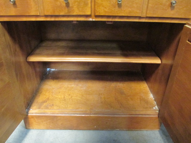 最後の値下げ■ETHAN ALLEN■2人　中古品 Ethan Allen 2-Piece Hutch With Louvered Door Base | Proxibid