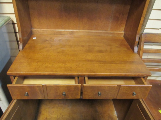 最後の値下げ■ETHAN ALLEN■2人　中古品 Ethan Allen 2-Piece Hutch With Louvered Door Base | Proxibid