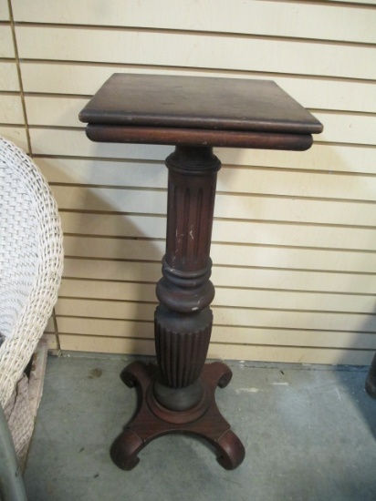 Reeded Pedestal Base Plant Stand