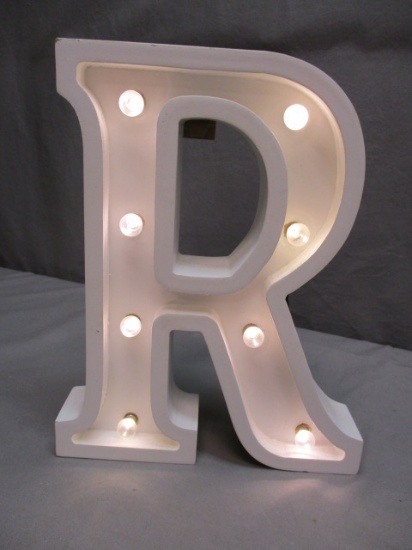 White Letter R Wall DÃ©cor - Battery Operated