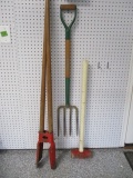 Post Hole Diggers, 4 Tine Pitch Fork and 12lb Sledge Hammer
