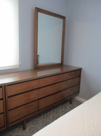 Stanley Mid Century 9 Drawer Dresser with Mirror