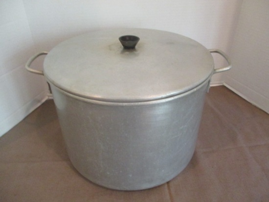 Large Metal Stock Pot w/Double Handles & Lid