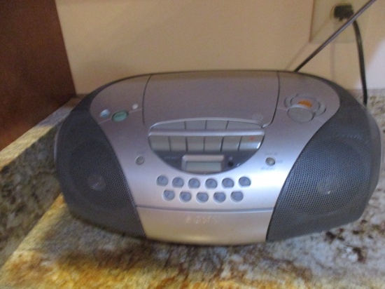 Nice Sony AM/FM Radio CD Player & Tape Player- Portable