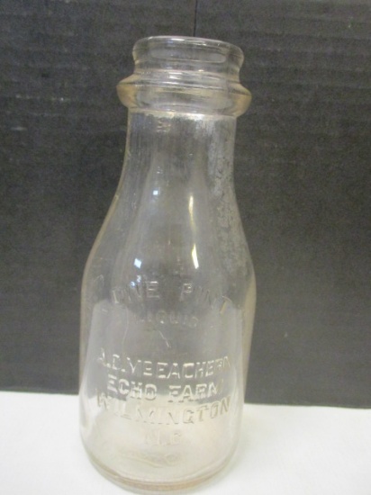 A. O. McEachern Echo Farm 1 Pint Milk Bottle From Wilmington, NC