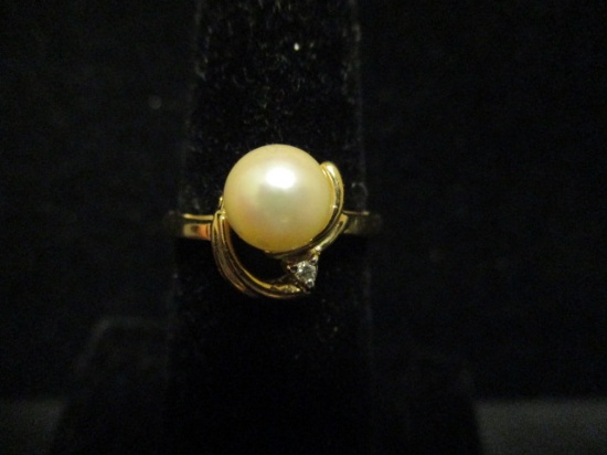 14k Gold Pearl Ring w/Diamond