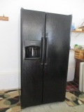 Frigidaire Black Side by Side Refrigerator/Freezer