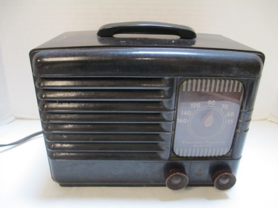Emerson Radio And Phonograph Corp. Radio With Bakelite Case
