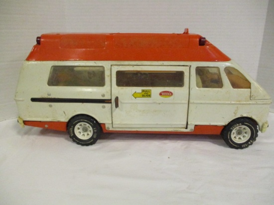 Tonka Rescue Ambulance with 3 Figures and Stretcher