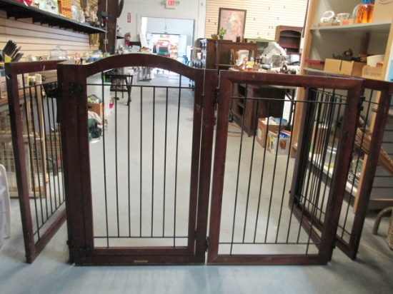 6 Panel Wood Frame with Metal Bars Pet Coral