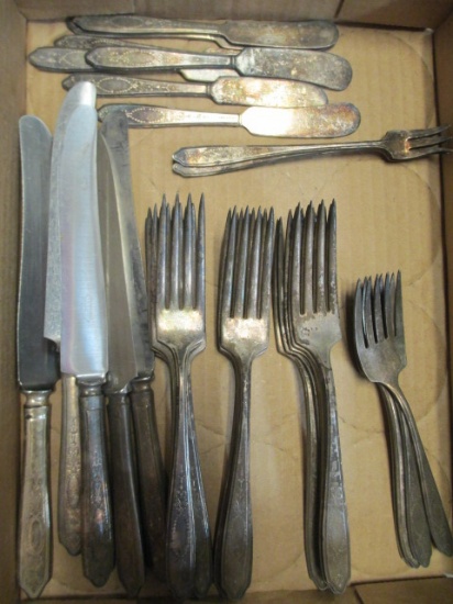 33 Pieces of Rogers Bros. A1 Silverplated Flatware