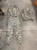 Digital Camouflage US Army ACU Uniform & ACU Coat - Size: Large-Regular