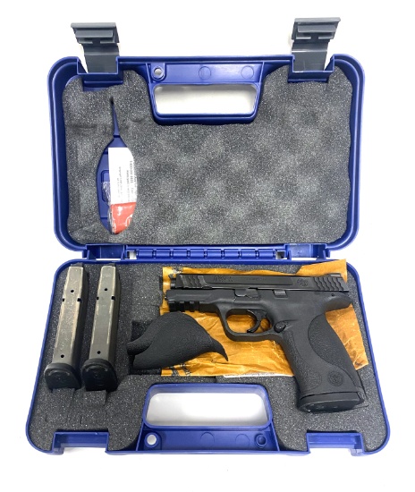 Smith & Wesson M&P Stainless .45 AUTO Semi-Automatic Pistol in Case