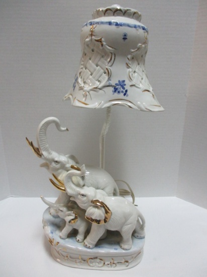 Blue and White Porcelain Elephant Desk Lamp