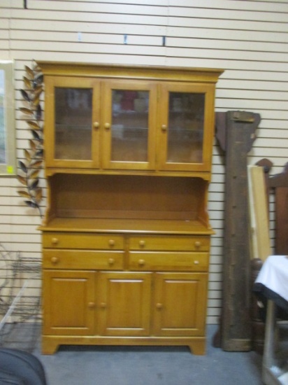 Lighted Hutch By Moosehead Early American Furniture