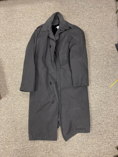 1982 All Weather Men’s Black Coat with Removable Faux Fur Liner - Size 44L