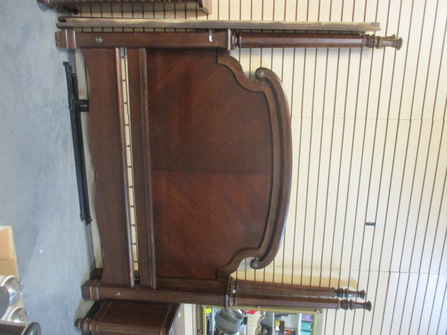 Broyhill charlestowne square collection deals
