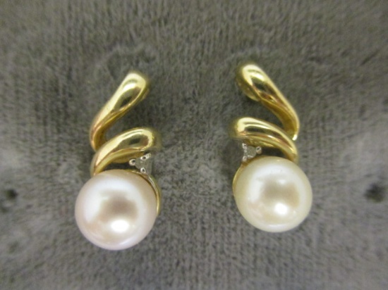 10k Gold Diamond & Pearl Earrings